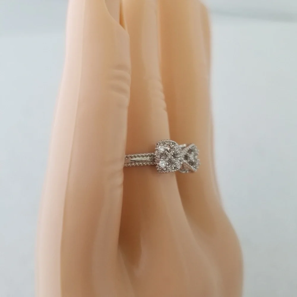 Sterling Silver Bow Ring - Picture 8 of 8